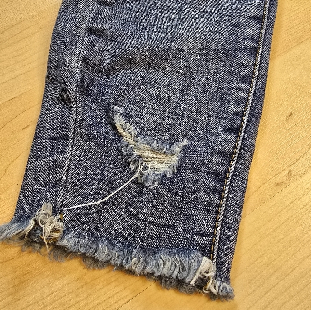 KanCan Button Fly Distressed Jeans Size 5/26 - Picture 3 of 12